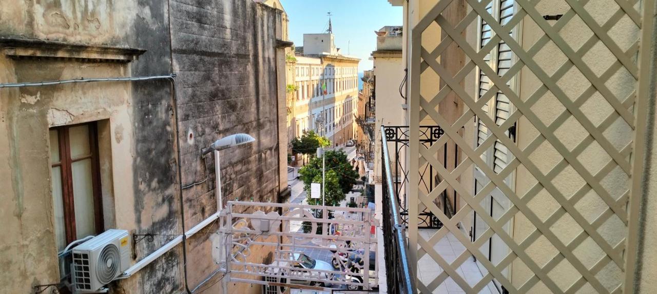 مبيت وإفطار شاكا Le Vie Del Centro المظهر الخارجي الصورة