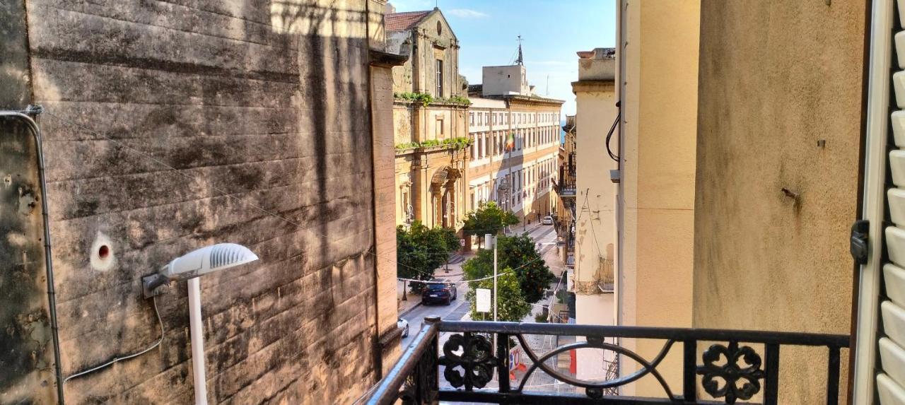 مبيت وإفطار شاكا Le Vie Del Centro المظهر الخارجي الصورة