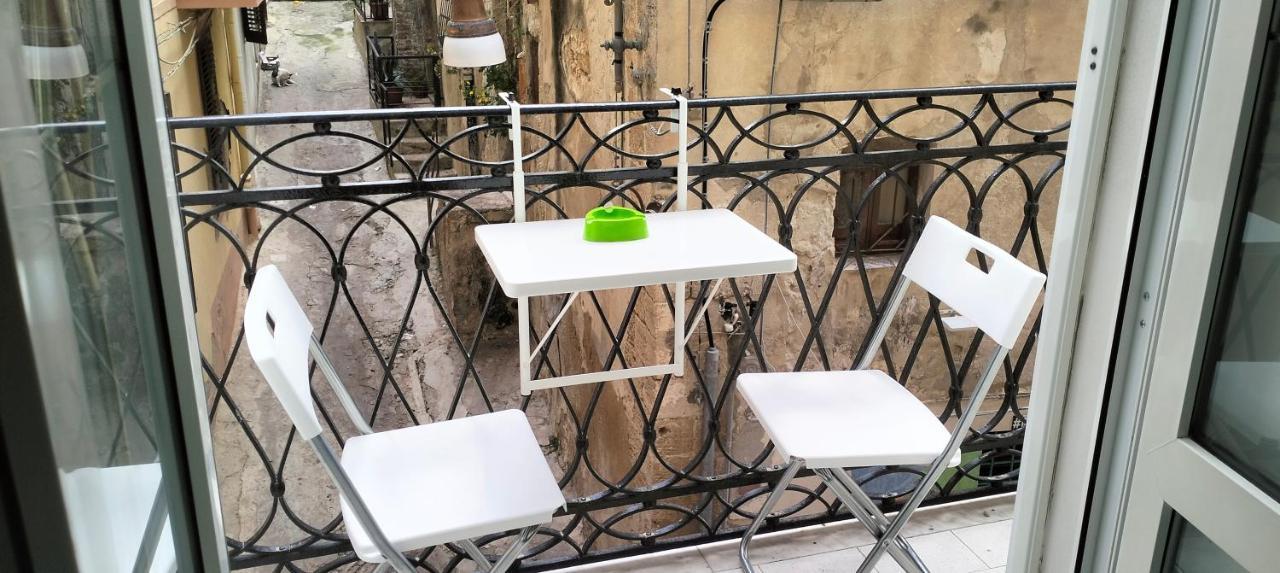 مبيت وإفطار شاكا Le Vie Del Centro المظهر الخارجي الصورة